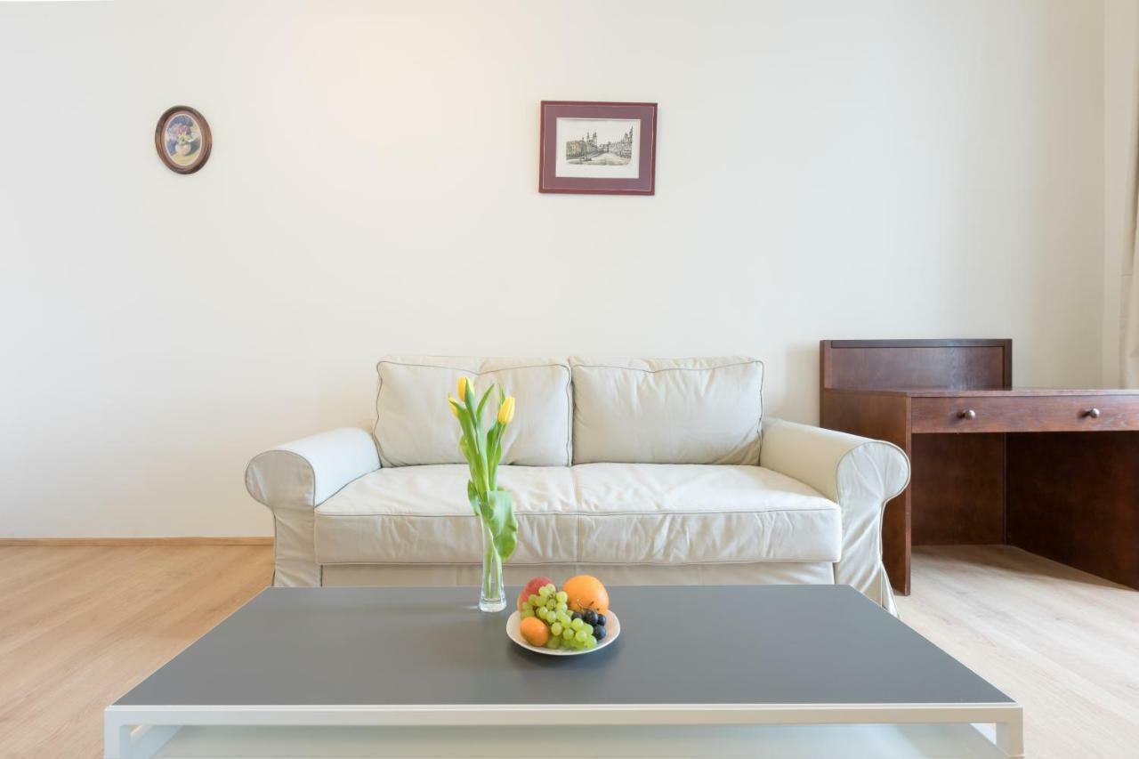 Hotel Celerin เตลช์ ภายนอก รูปภาพ